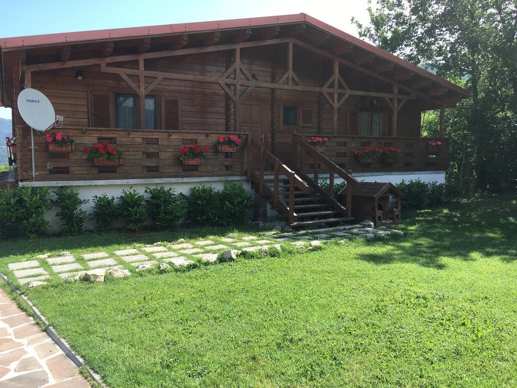 Bed and Breakfast Chalet Dei Parchi à Saracinesco Extérieur photo